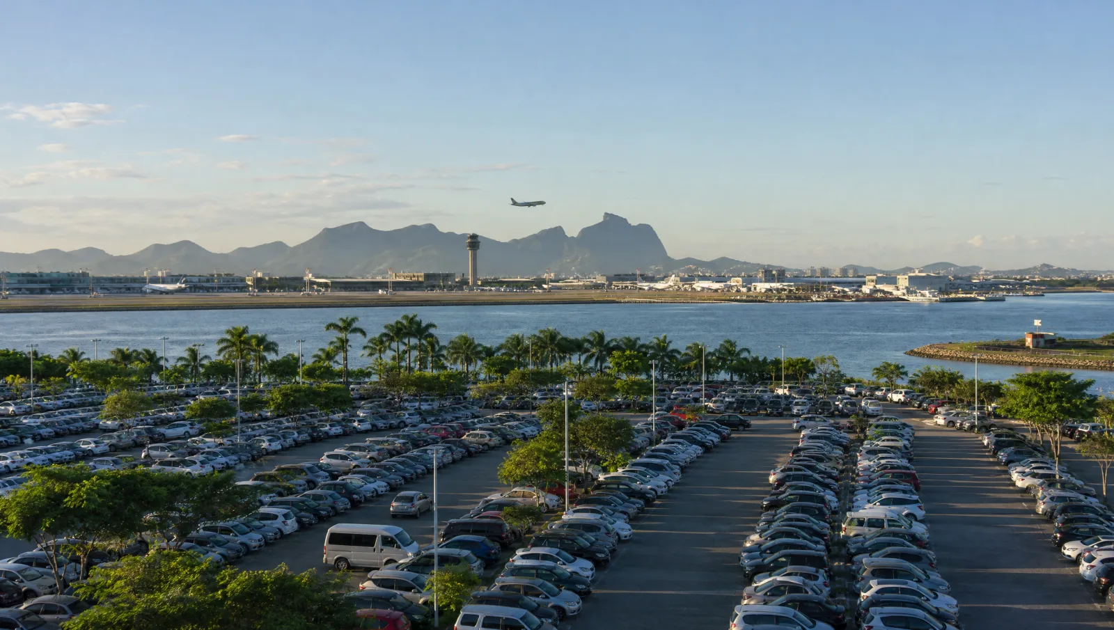 Top 5 estacionamentos baratos no aeroporto do Galeão